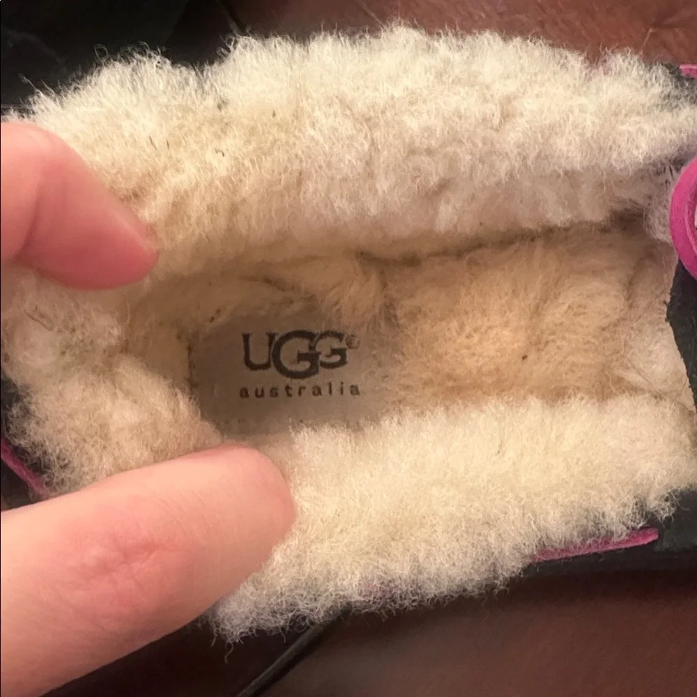 UGG Dakota Slippers Girl's 3 Black Suede Shearling Lined Cozy Slip On Shoes